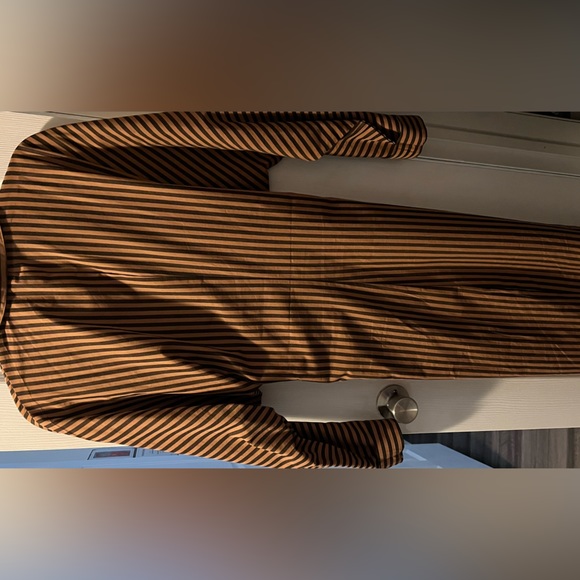 Justfab L brown stripe dress w/ belt. - Picture 1 of 4